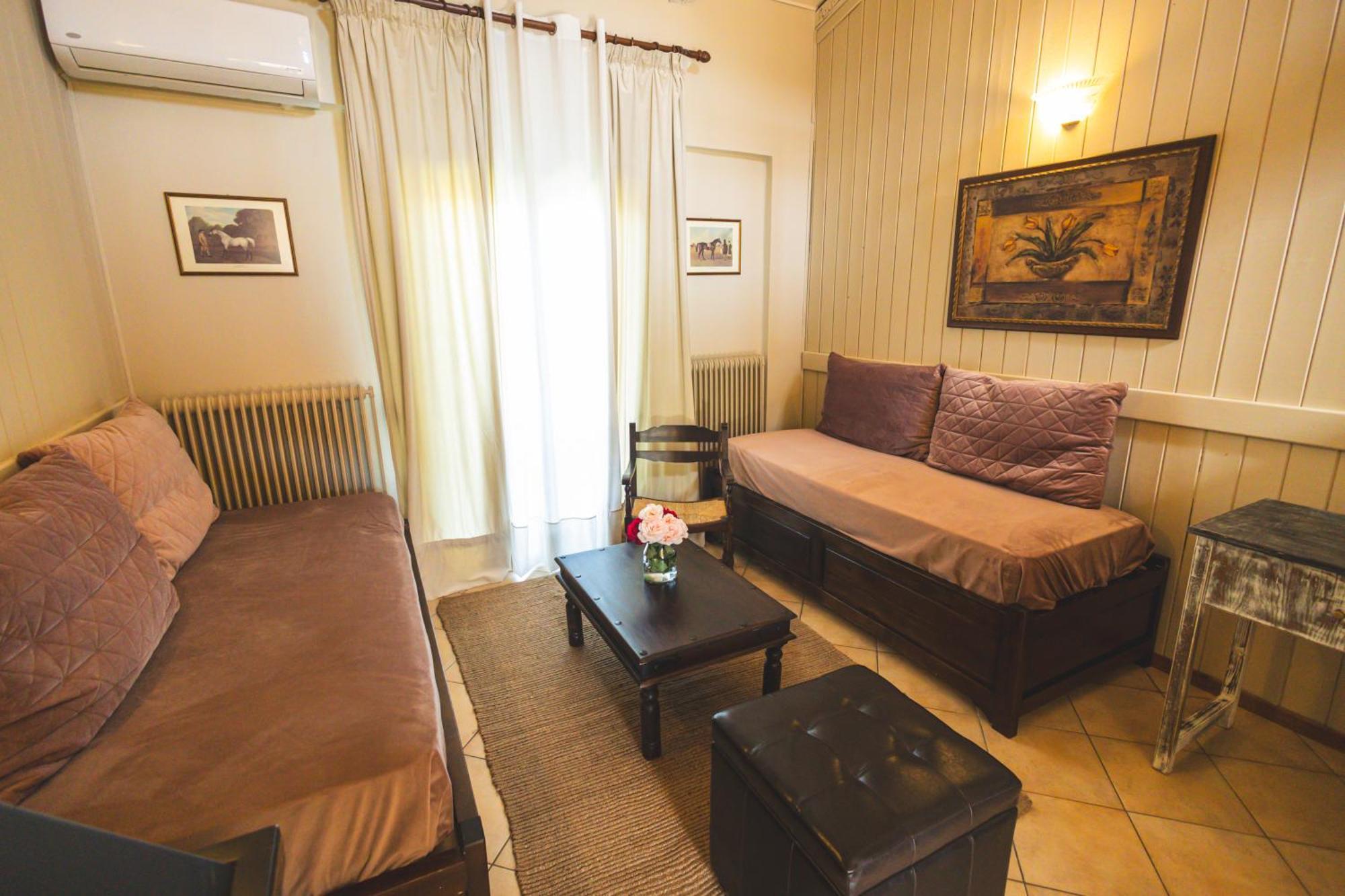 Aphrodite'S Inn Kalavrita Esterno foto